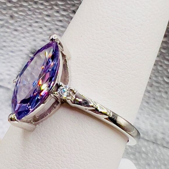 Bella Luce Ring, Lavender and Diamond Cubic Zirconium in Sterling Silver, Size 9 - Picture 2 of 9